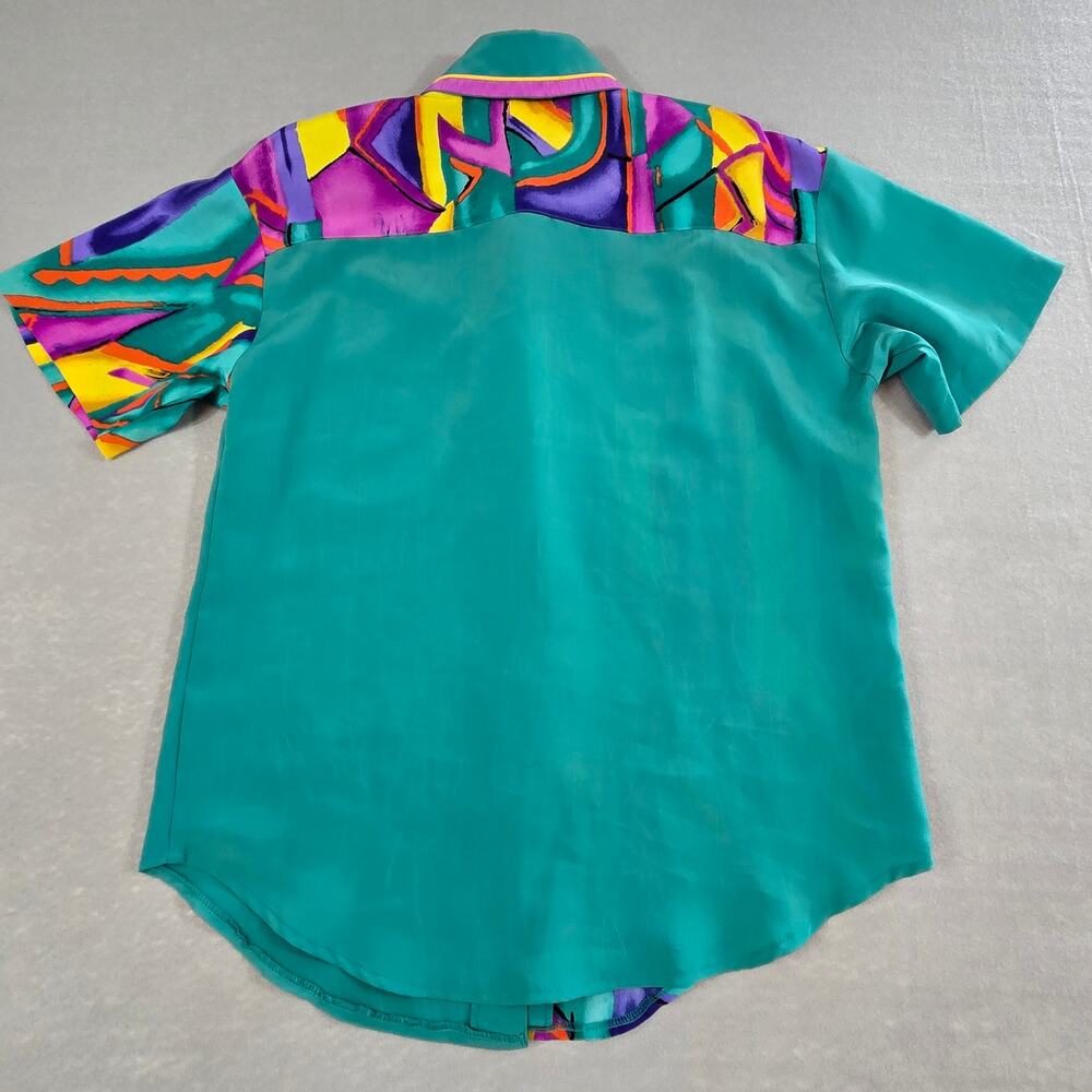 PREO-City Girl Women's Short Sleeved Shirt Green w/Multicolor Geometric Design - Picture 4 of 15
